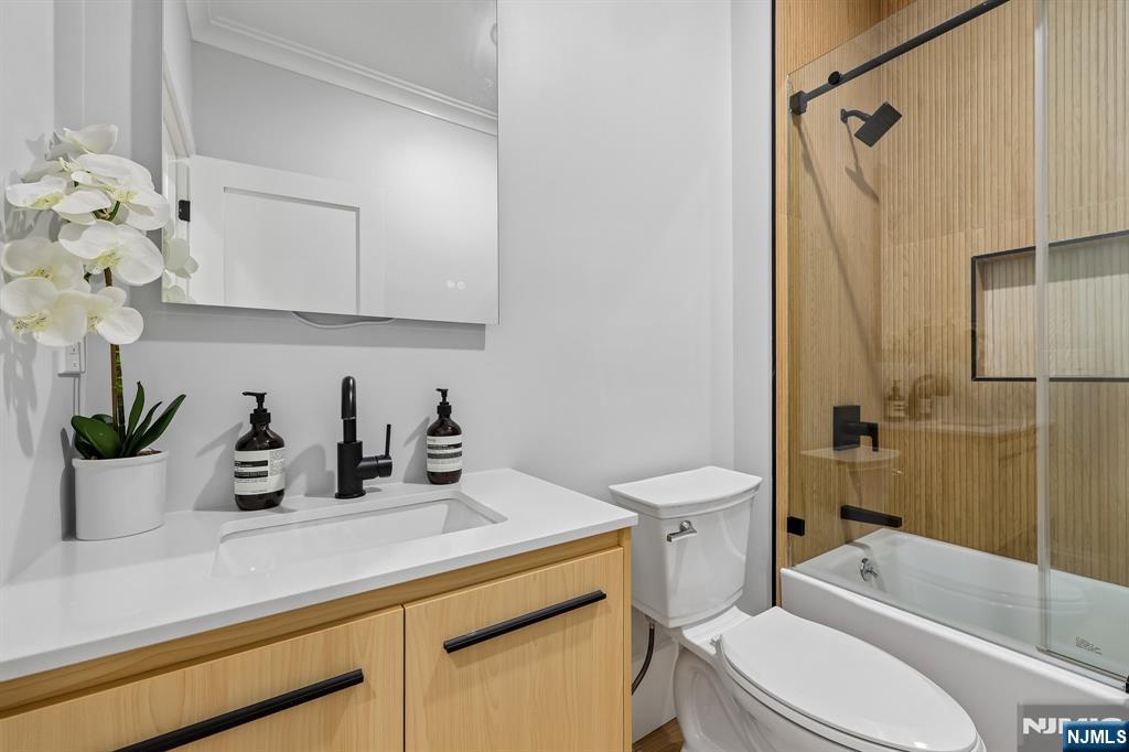 424 East Ridgewood Avenue Paramus, NJ 07652 - Photo 32 of 50