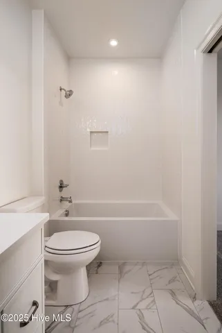 $639,640 | 46 Pinewood Cove, Snow Hill, NC 28580