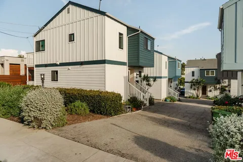 $799,000 | 746 North Dillon Street, Los Angeles, CA 90026