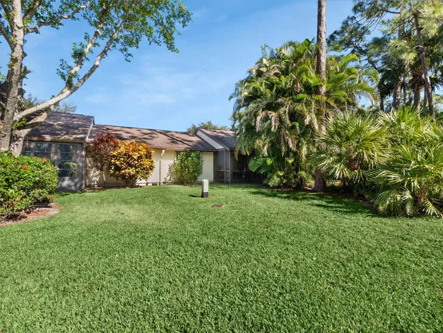 $215,000 | 193 Mastic Tree Court, Royal Palm Beach, FL 33411