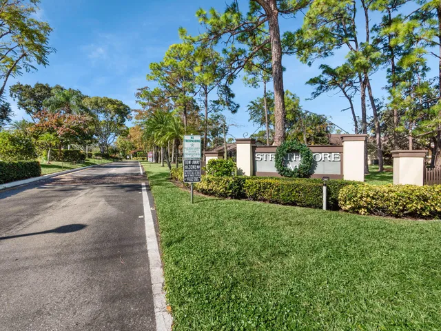 $215,000 | 193 Mastic Tree Court, Royal Palm Beach, FL 33411