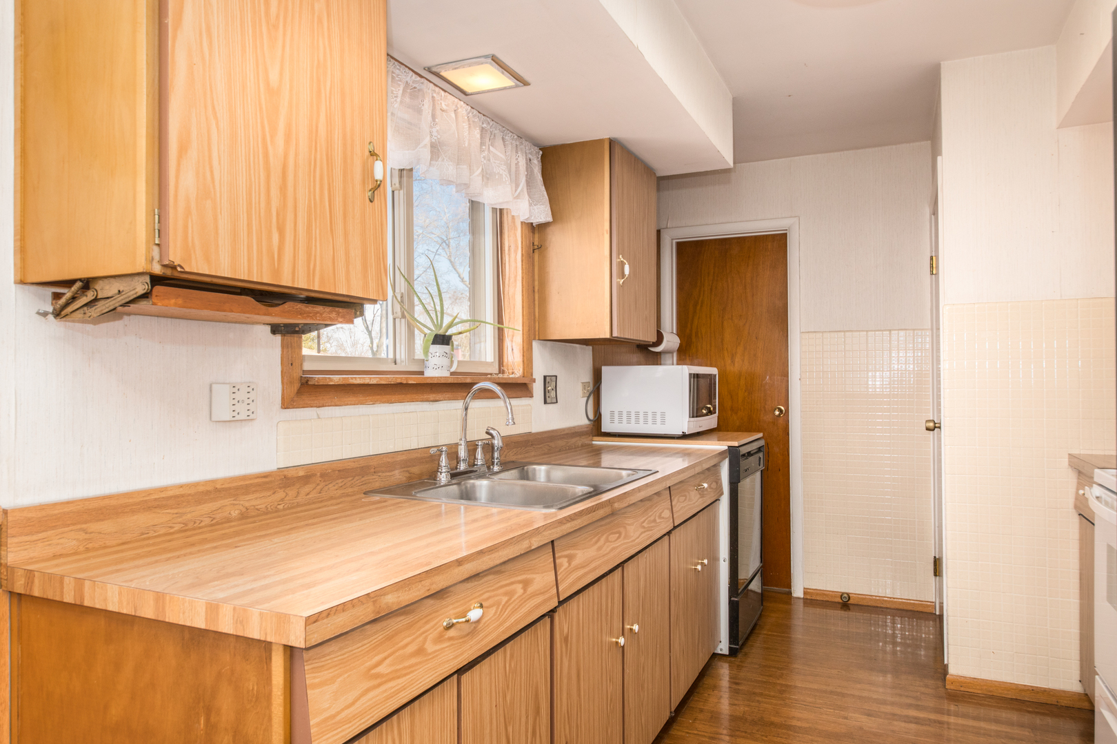 170 Westmere Road Des Plaines, IL 60016 - Photo 7 of 21