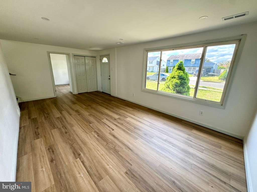 7420 Wyndam Road Pennsauken, NJ 08110 - Photo 5 of 16