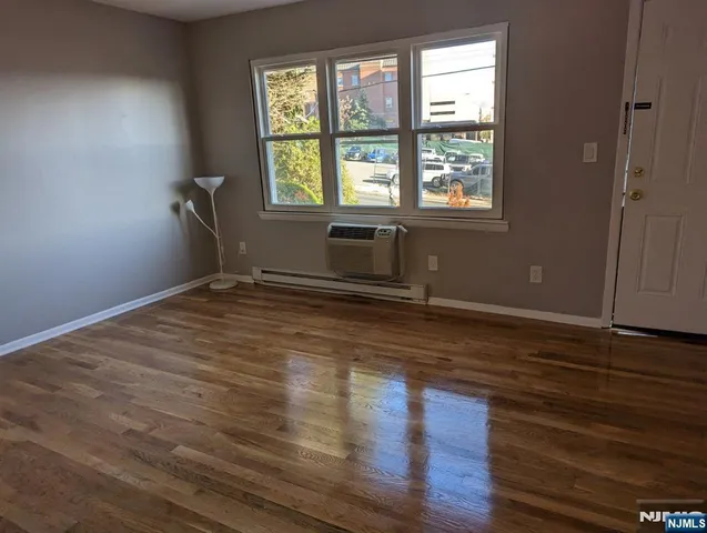$1,595 | 257 Essex Street, Unit 3, Hackensack, NJ 07601