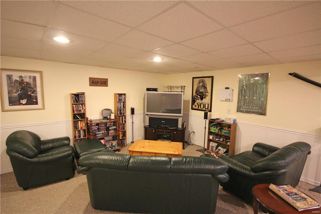 4738 Rutledge Way Drive St. Louis, MO 63129 - Photo 18 of 23 Gallery Image 18