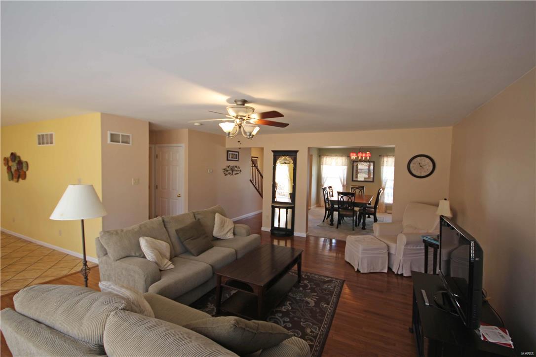 4738 Rutledge Way Drive St. Louis, MO 63129 - Photo 7 of 23 Gallery Image 7
