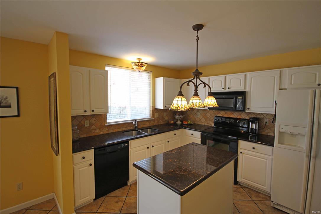4738 Rutledge Way Drive St. Louis, MO 63129 - Photo 9 of 23 Gallery Image 9