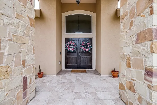 a view of entryway with a rug