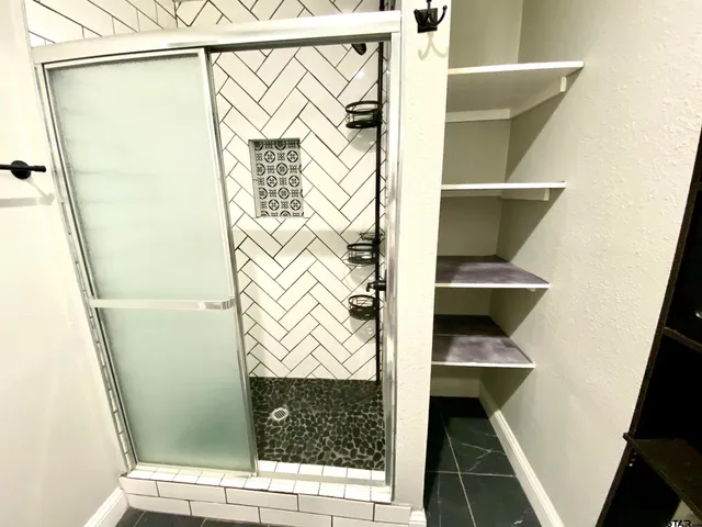 a view of utility room