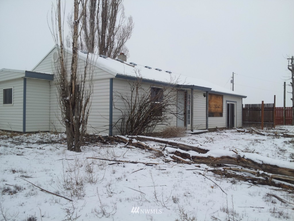 5176 Rd W.2 Southeast Warden, WA 98857 - Photo 1 of 18