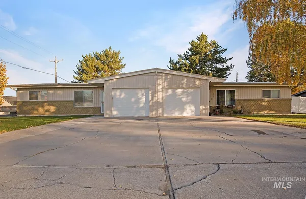 $460,000 | 2211-2215 Crest Avenue, Twin Falls, ID 83301