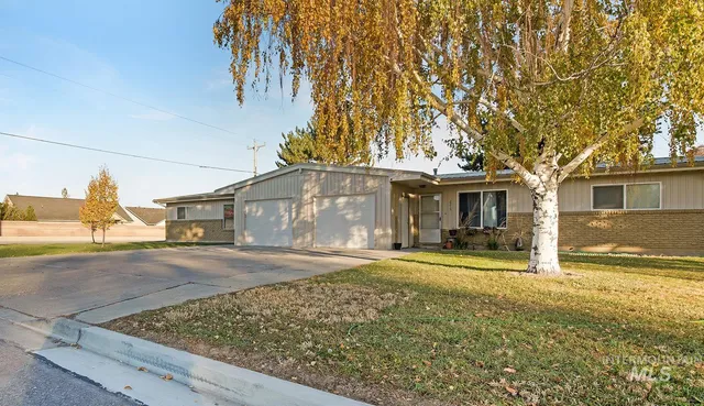$460,000 | 2211-2215 Crest Avenue, Twin Falls, ID 83301