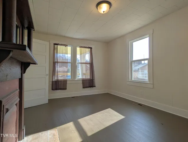 $184,900 | 1749 US Highway 23 South, Weber City, VA 24290