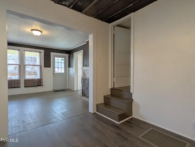 $184,900 | 1749 US Highway 23 South, Weber City, VA 24290