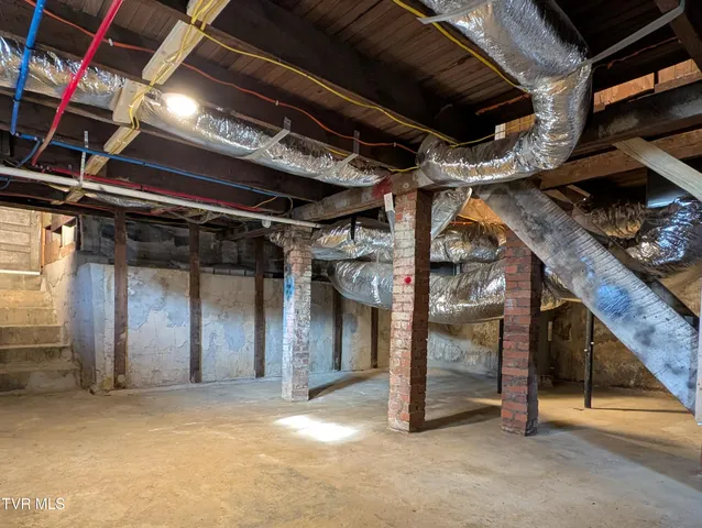 $184,900 | 1749 US Highway 23 South, Weber City, VA 24290