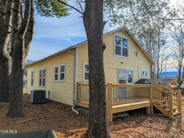 $184,900 | 1749 US Highway 23 South, Weber City, VA 24290