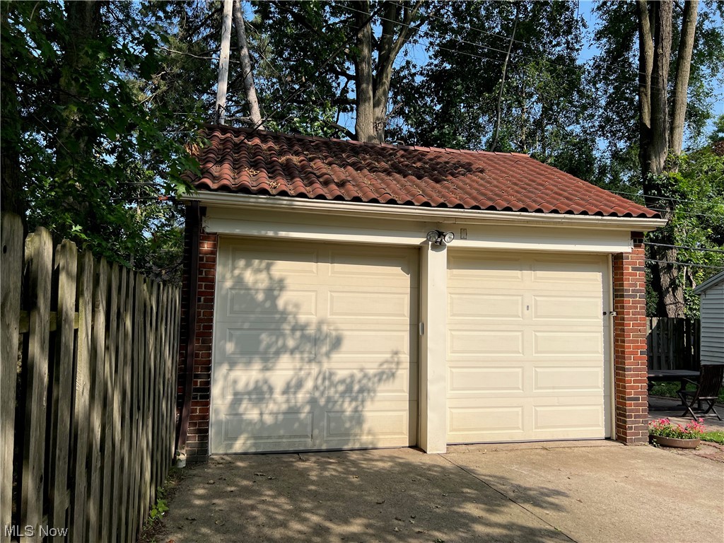1242 Castleton Road Cleveland Heights, OH 44121 - Photo 3 of 32 2 car brick garage