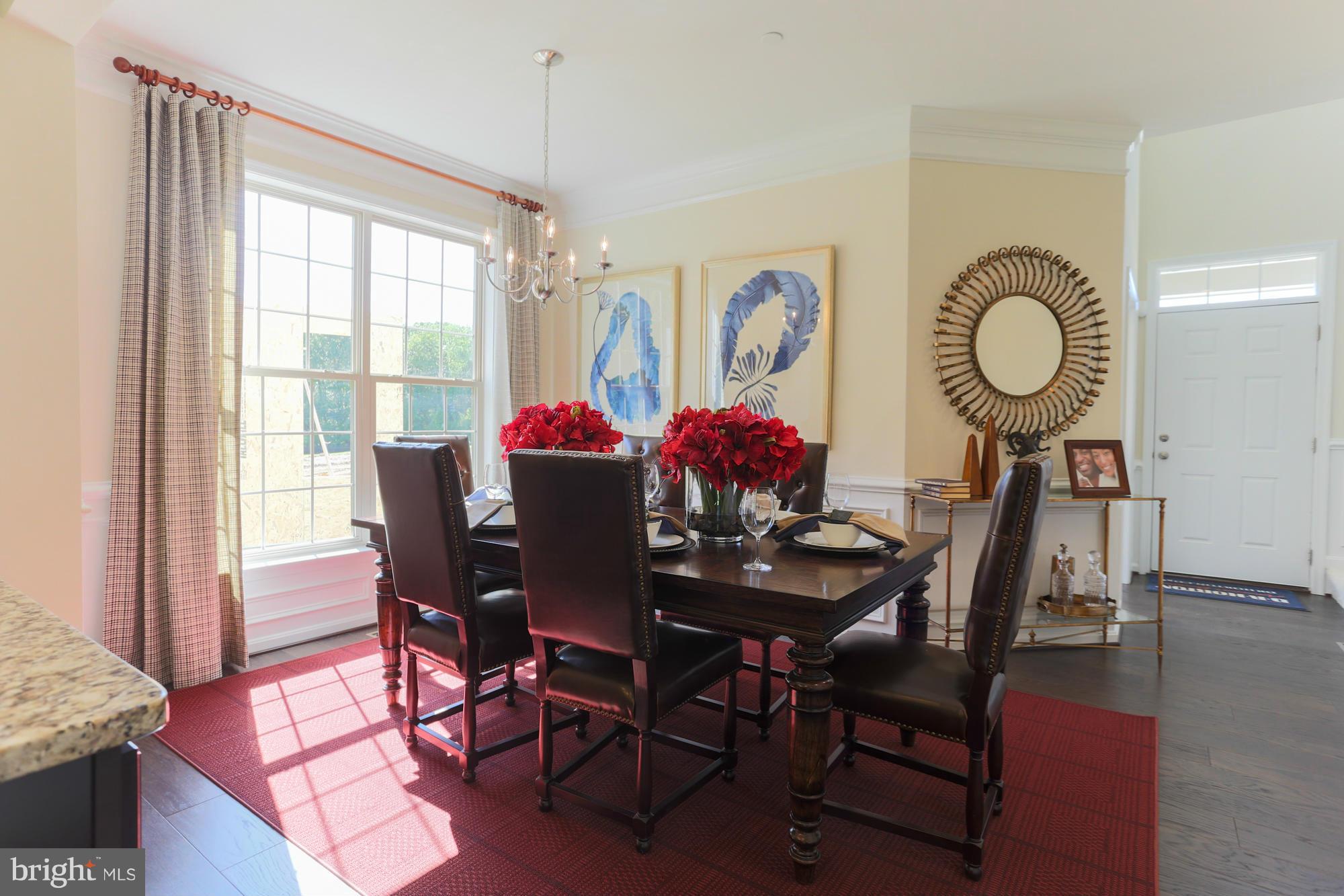 Dining Room (model photos)