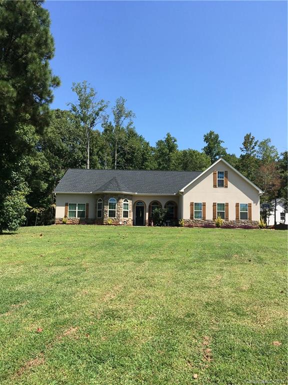 3080 Glenmoor Road York, SC 29745 - Photo 2 of 22 a view of a big yard with a house in the background