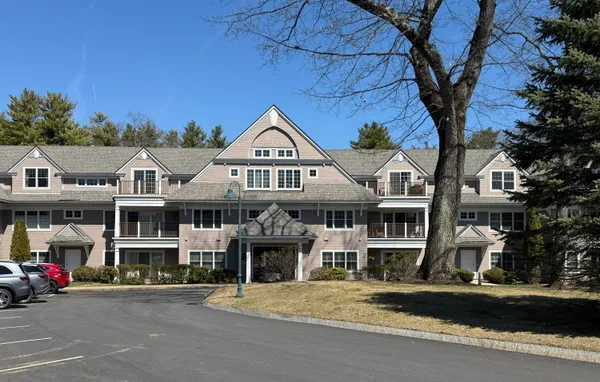 $749,500 | 100 Shepard's Cove Road, Unit H305, Kittery, ME 03904