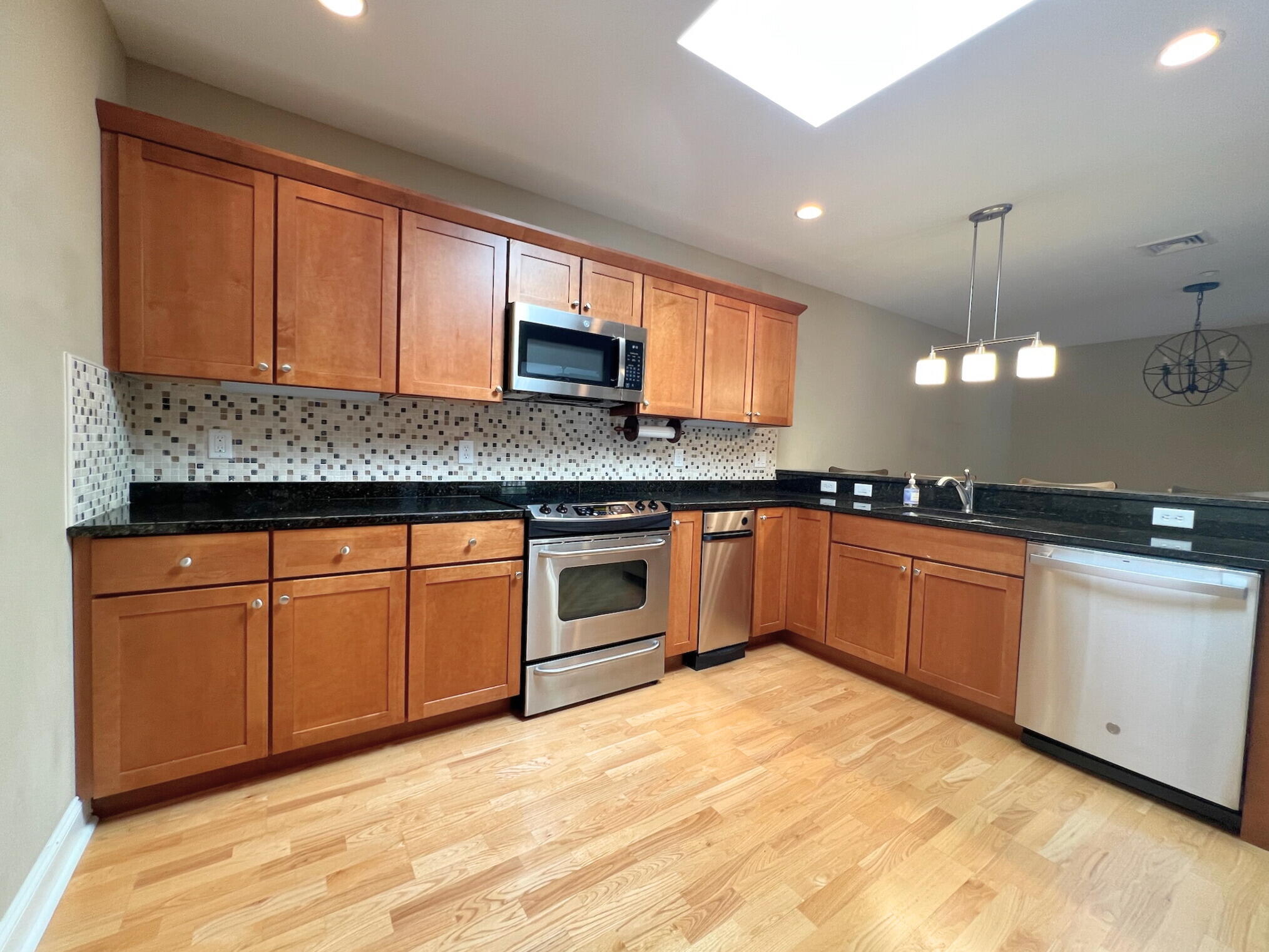 100 Shepard's Cove Road, Unit H305 Kittery, ME 03904 - Photo 13 of 32 Condo13