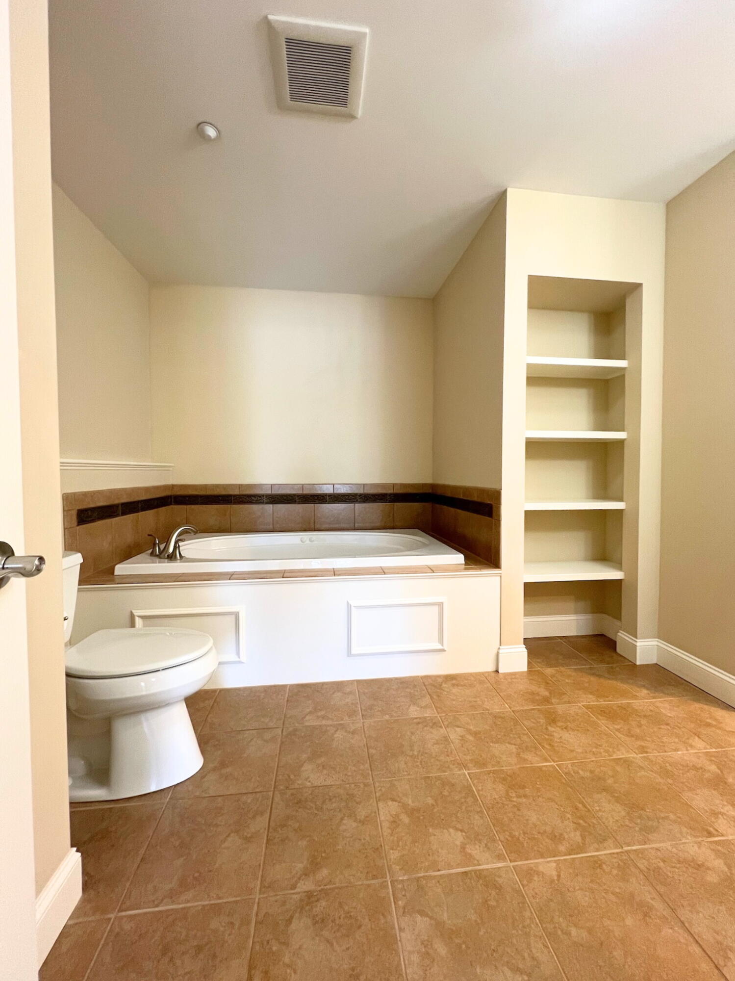 100 Shepard's Cove Road, Unit H305 Kittery, ME 03904 - Photo 27 of 32 Condo27