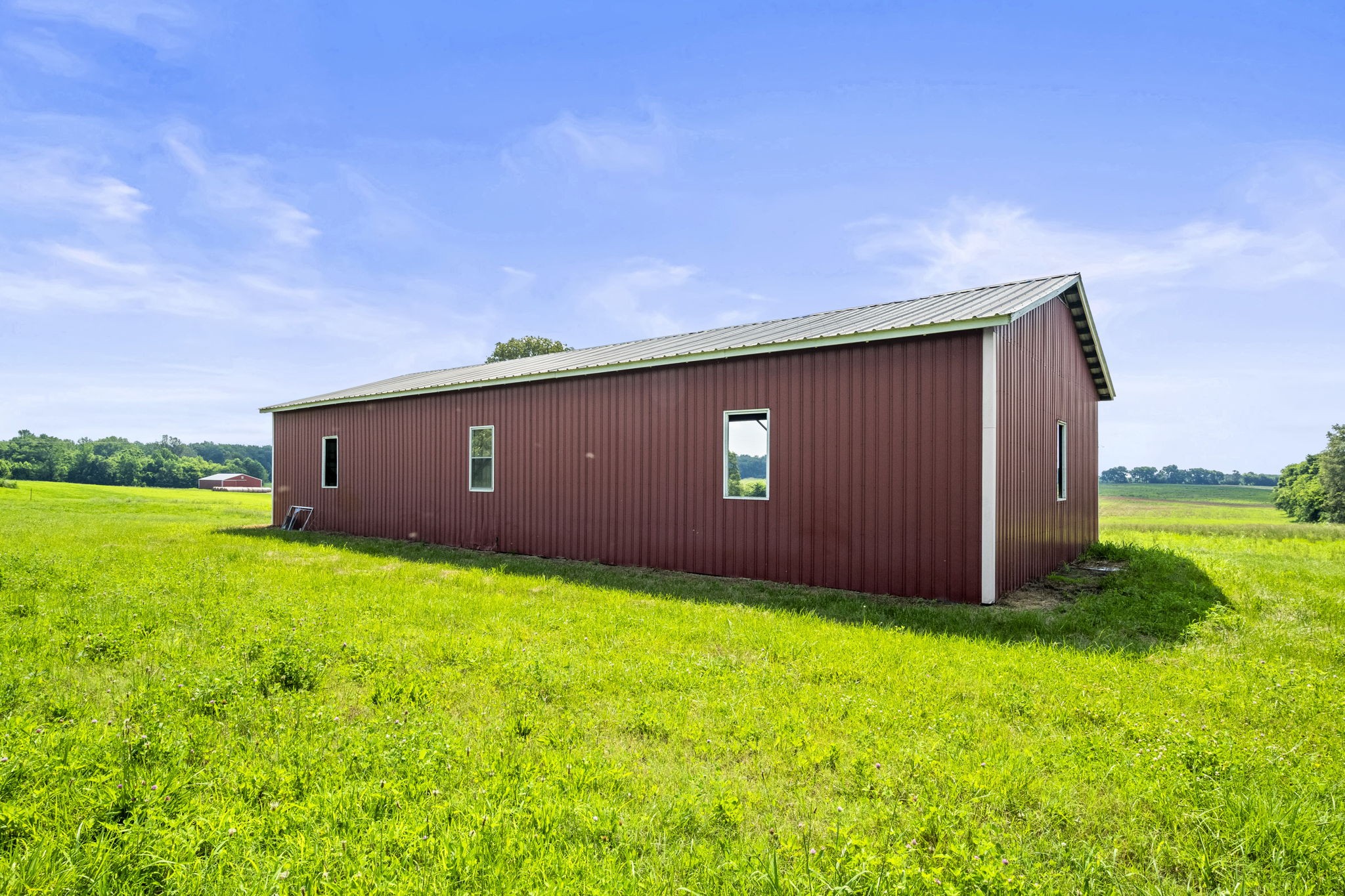 4635 Hwy 431 N Springfield Tn 37172 North Springfield, TN 37172 - Photo 12 of 30 a view of a backyard with potted plants