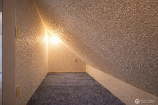 $1,985 | 5116 Meridian Avenue North, Unit 1/2, Seattle, WA 98103