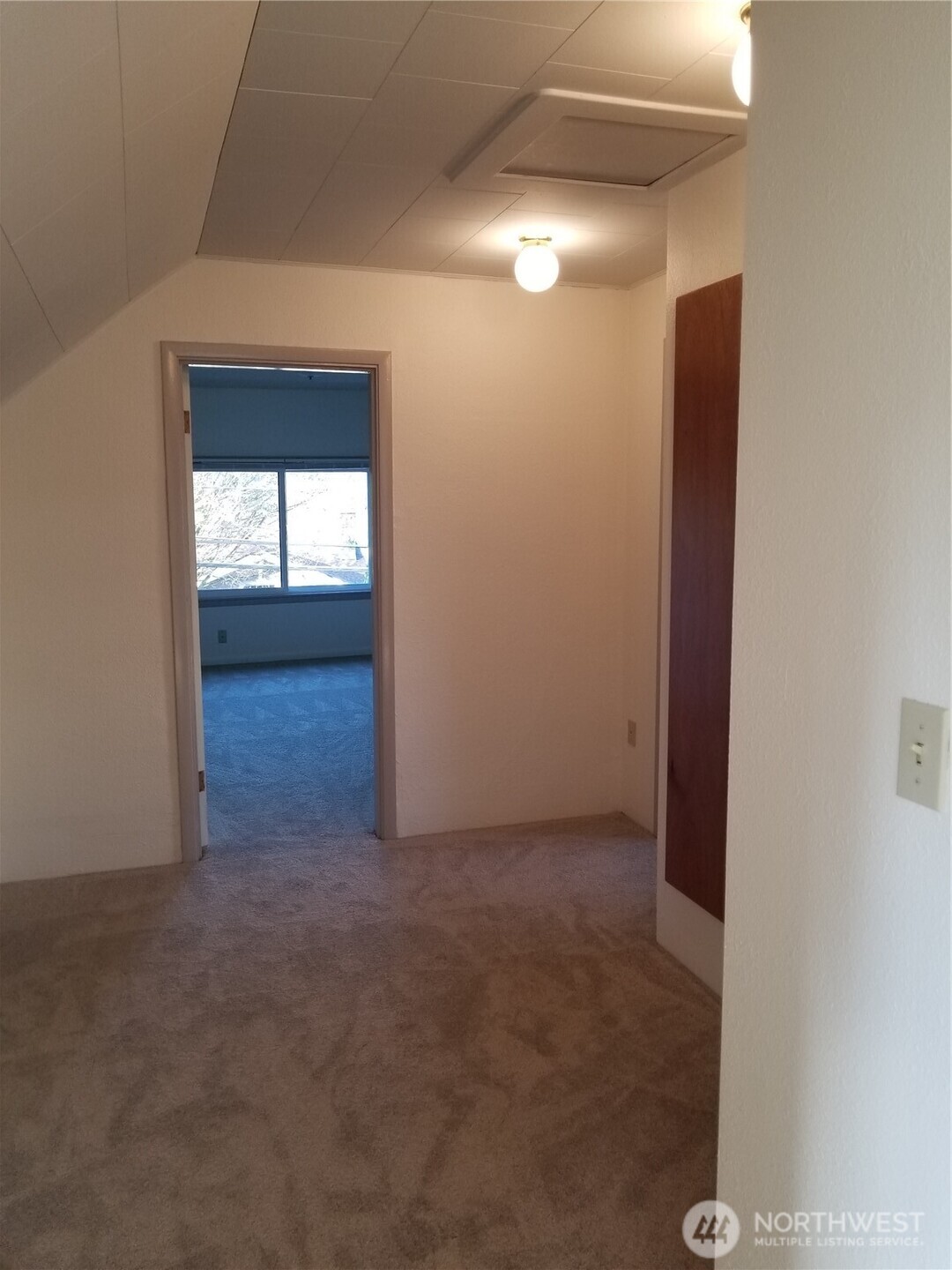 5116 Meridian Avenue North, Unit 1/2 Seattle, WA 98103 - Photo 6 of 17