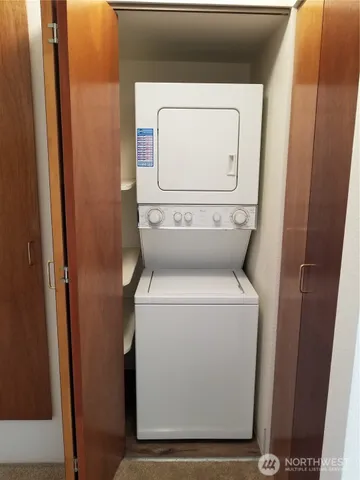 $1,985 | 5116 Meridian Avenue North, Unit 1/2, Seattle, WA 98103