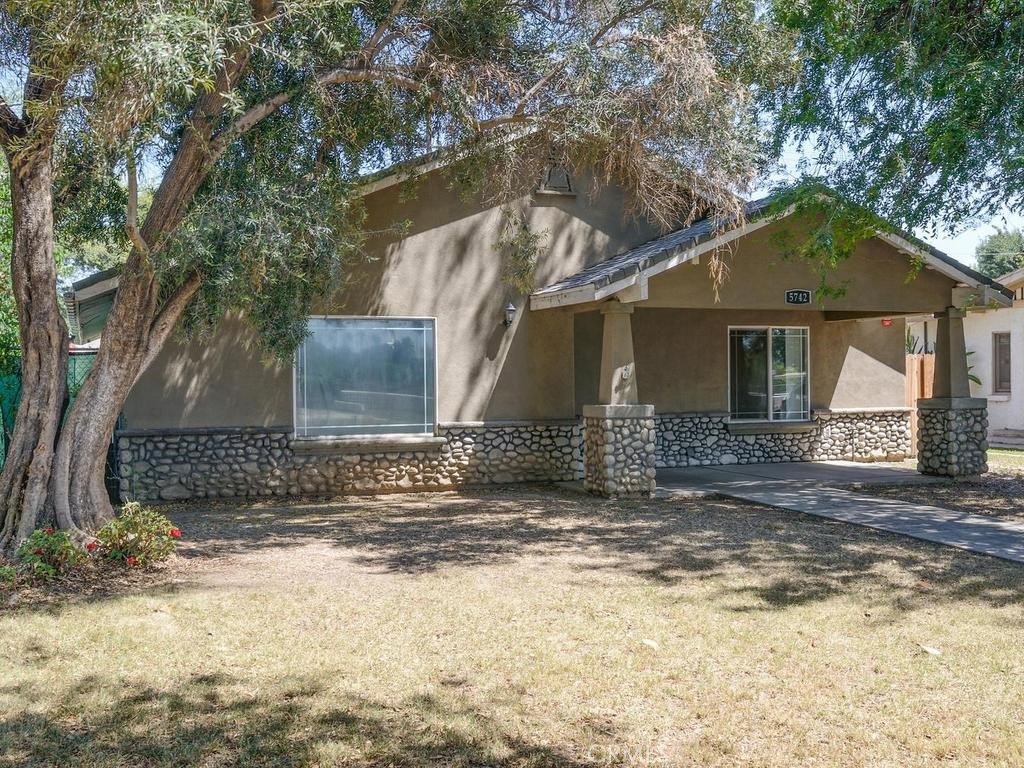5742 Magnolia Avenue Riverside, CA 92506 - Photo 22 of 25