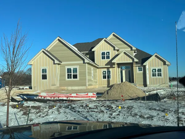 $1,349,000 | 9951 North Cygnet Court, Mequon, WI 53092