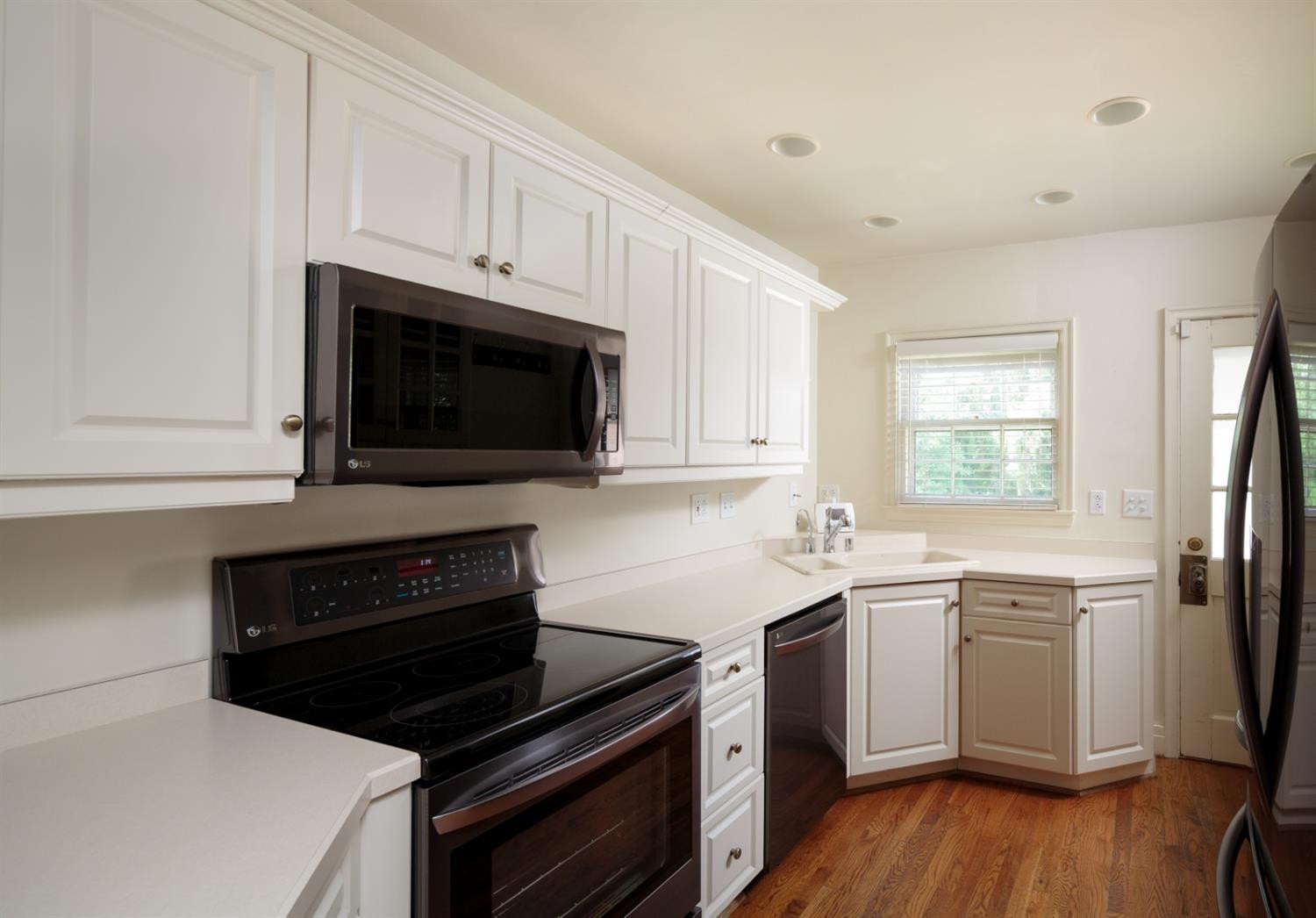 102 Romany Road Lexington, KY 40502 - Photo 4 of 16 Photo 4