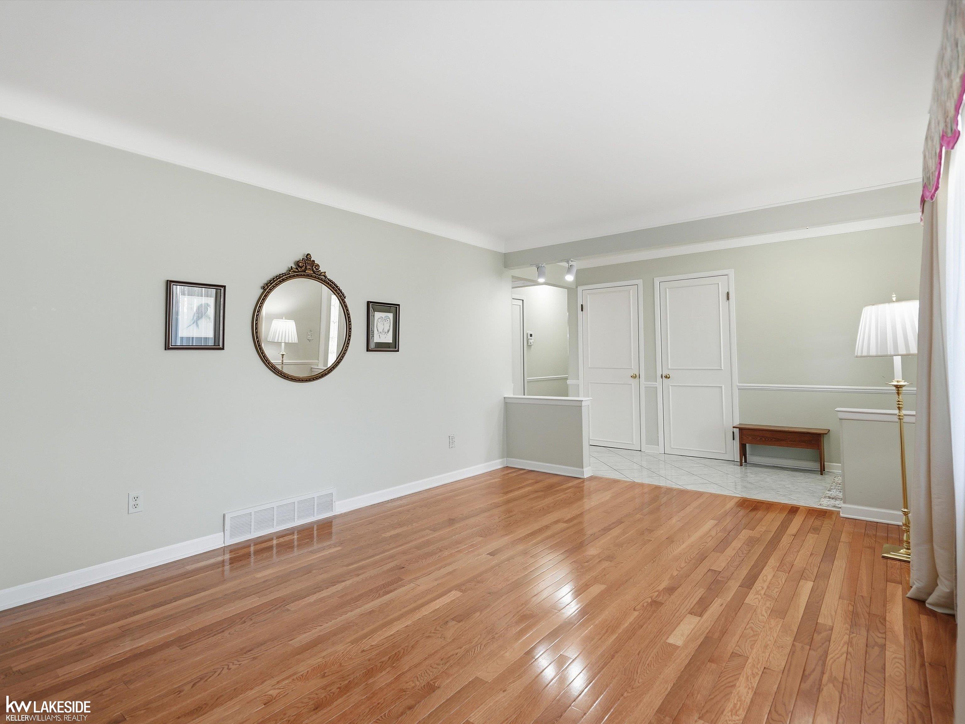 34265 Greentrees Road Sterling Heights, MI 48312 - Photo 11 of 41