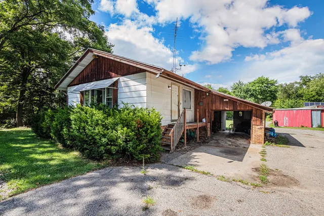 $280,000 | 29460 Highway 62, Dowagiac, MI 49047