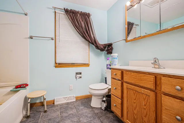 $280,000 | 29460 Highway 62, Dowagiac, MI 49047