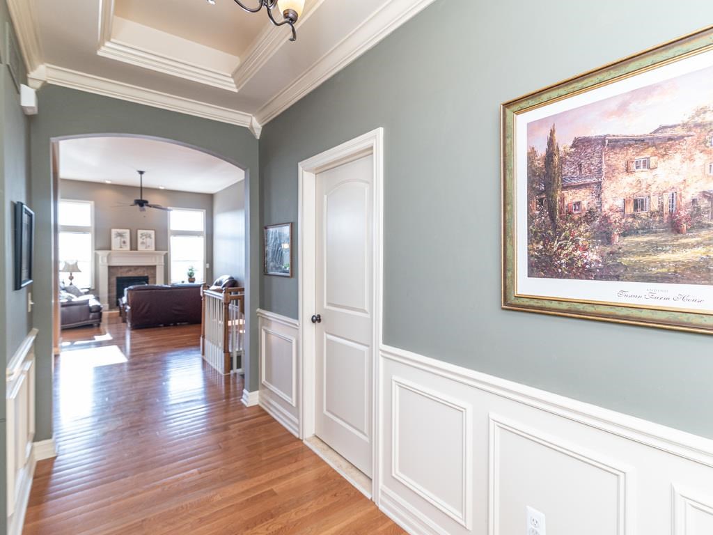 609 Mountain Circle Rochester, MI 48306 - Photo 8 of 73 50066094-7.JPG