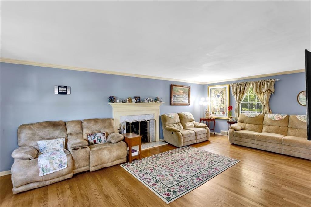 8444 Fox Ridge Road Pittsburgh, PA 15237 - Photo 3 of 30 Gallery Image 3