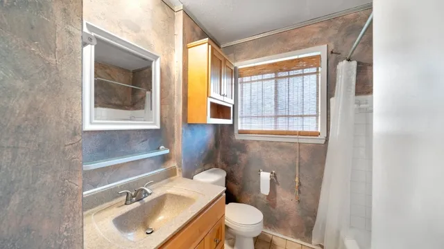 $224,900 | 15218 East Hutchinson Circle, Houston, TX 77071