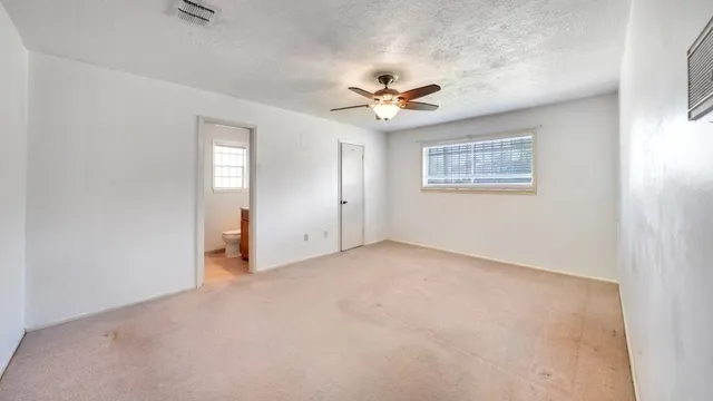 $224,900 | 15218 East Hutchinson Circle, Houston, TX 77071