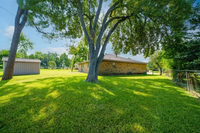 $224,900 | 15218 East Hutchinson Circle, Houston, TX 77071