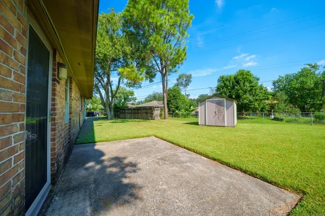 $224,900 | 15218 East Hutchinson Circle, Houston, TX 77071
