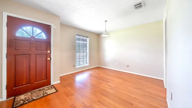 $224,900 | 15218 East Hutchinson Circle, Houston, TX 77071