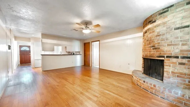 $224,900 | 15218 East Hutchinson Circle, Houston, TX 77071