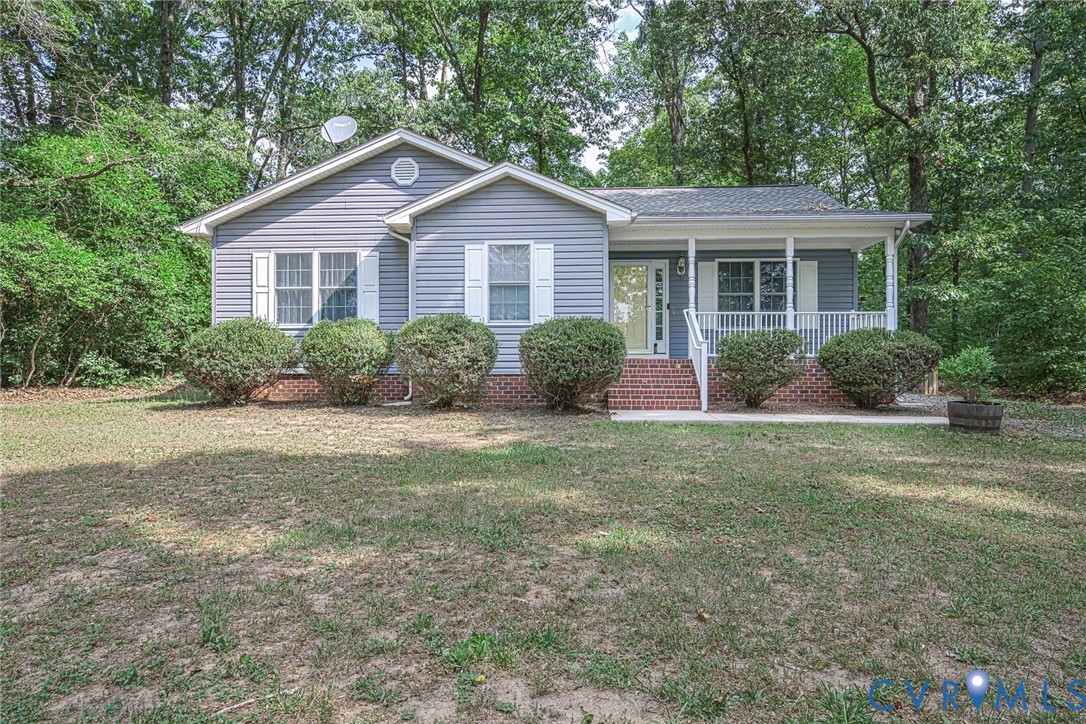 17319 Doggetts Fork Road Ruther Glen, VA 22546 - Photo 2 of 32