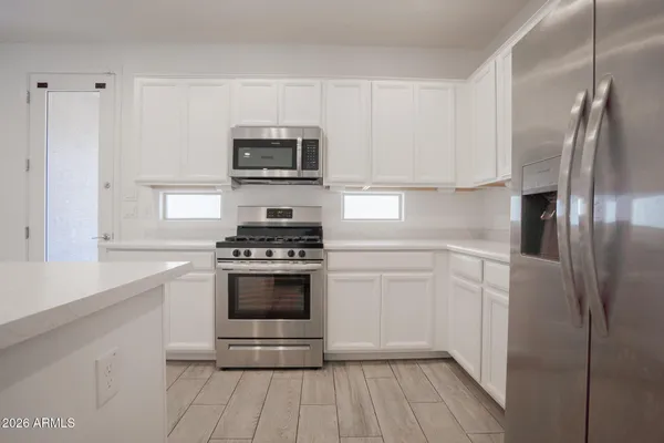 $2,695 | 3719 South 63rd Drive, Phoenix, AZ 85043