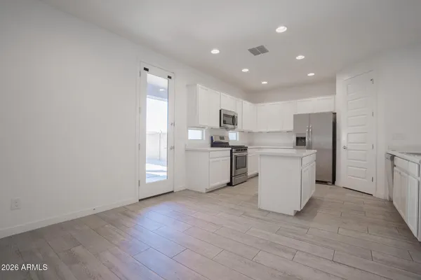 $2,695 | 3719 South 63rd Drive, Phoenix, AZ 85043