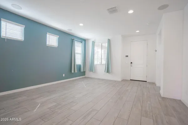 $2,695 | 3719 South 63rd Drive, Phoenix, AZ 85043