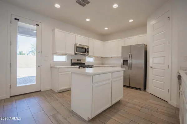 $2,695 | 3719 South 63rd Drive, Phoenix, AZ 85043