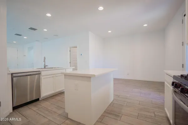 $2,695 | 3719 South 63rd Drive, Phoenix, AZ 85043